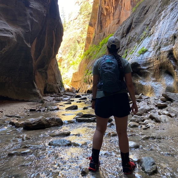 Meet your Posher, Andrea - Picture 1 of 2